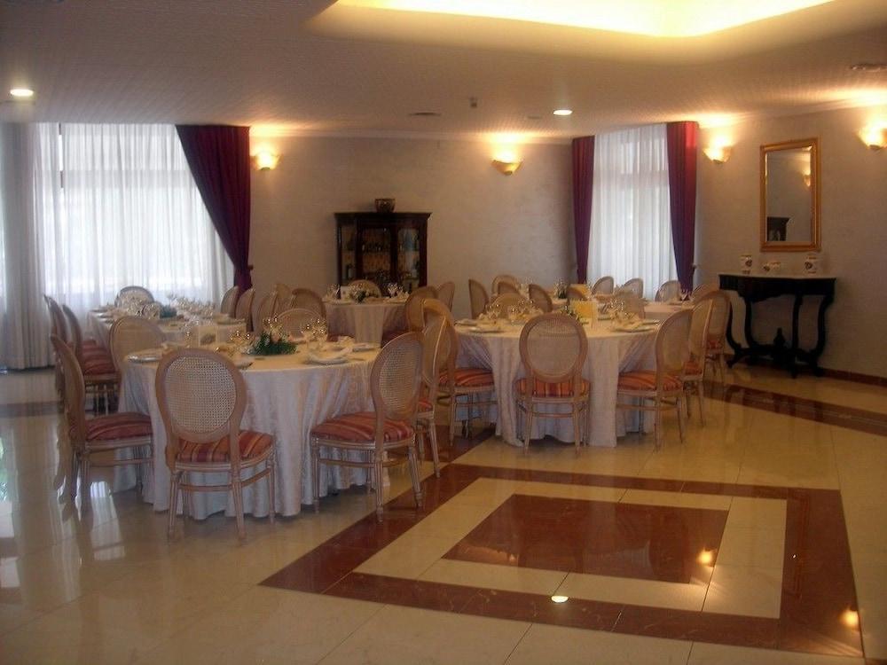 Hotel Ristorante Belvedere Caserta Exteriör bild