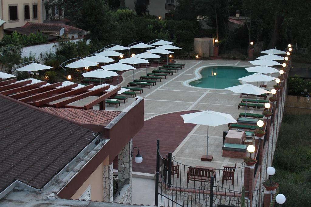 Hotel Ristorante Belvedere Caserta Exteriör bild