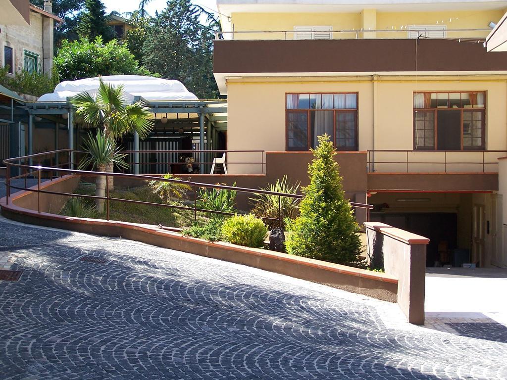 Hotel Ristorante Belvedere Caserta Exteriör bild