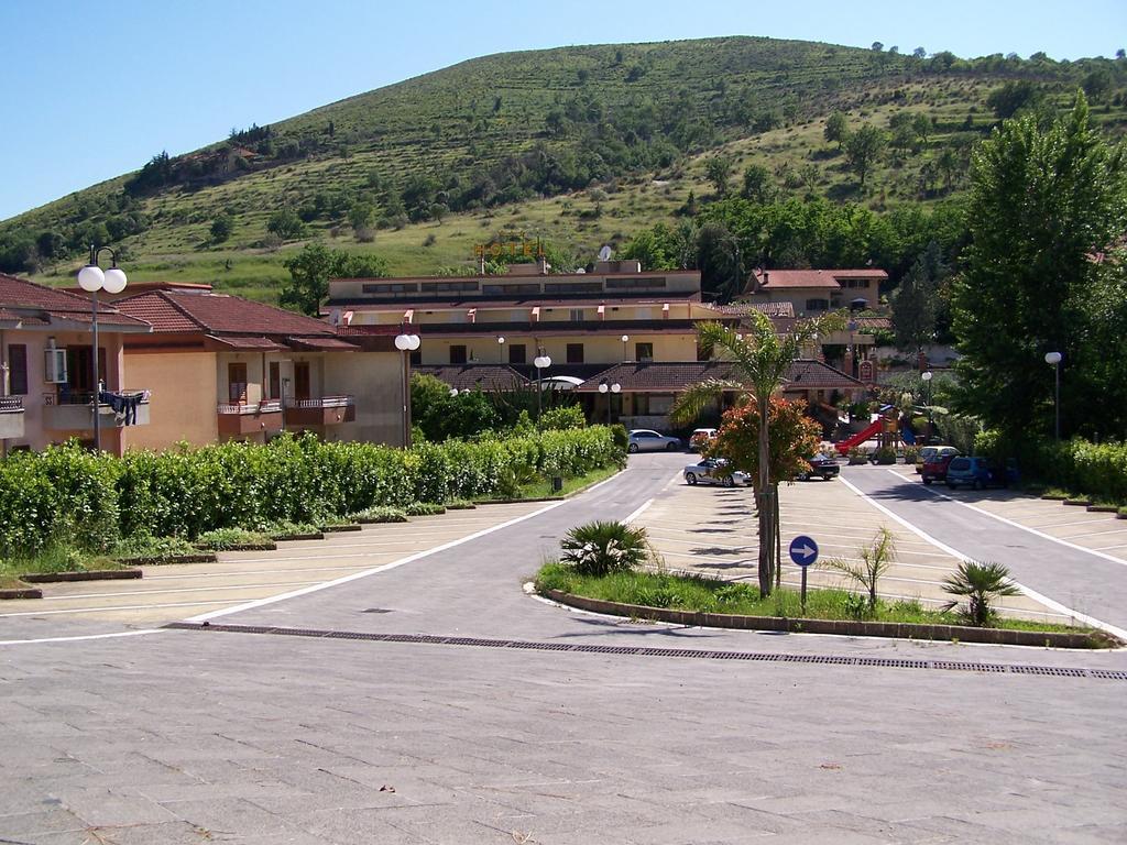 Hotel Ristorante Belvedere Caserta Exteriör bild