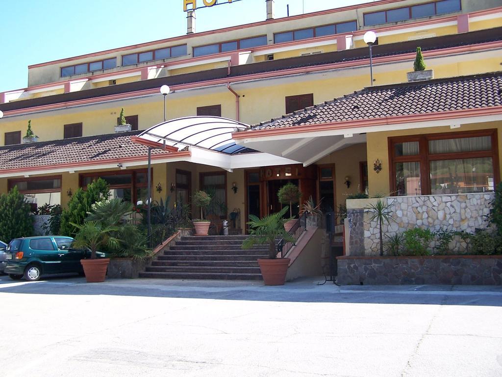 Hotel Ristorante Belvedere Caserta Exteriör bild